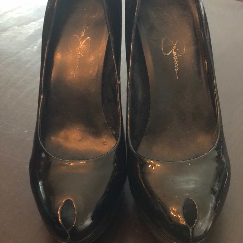 Patent leather peep toe pump - Picture 3 of 5